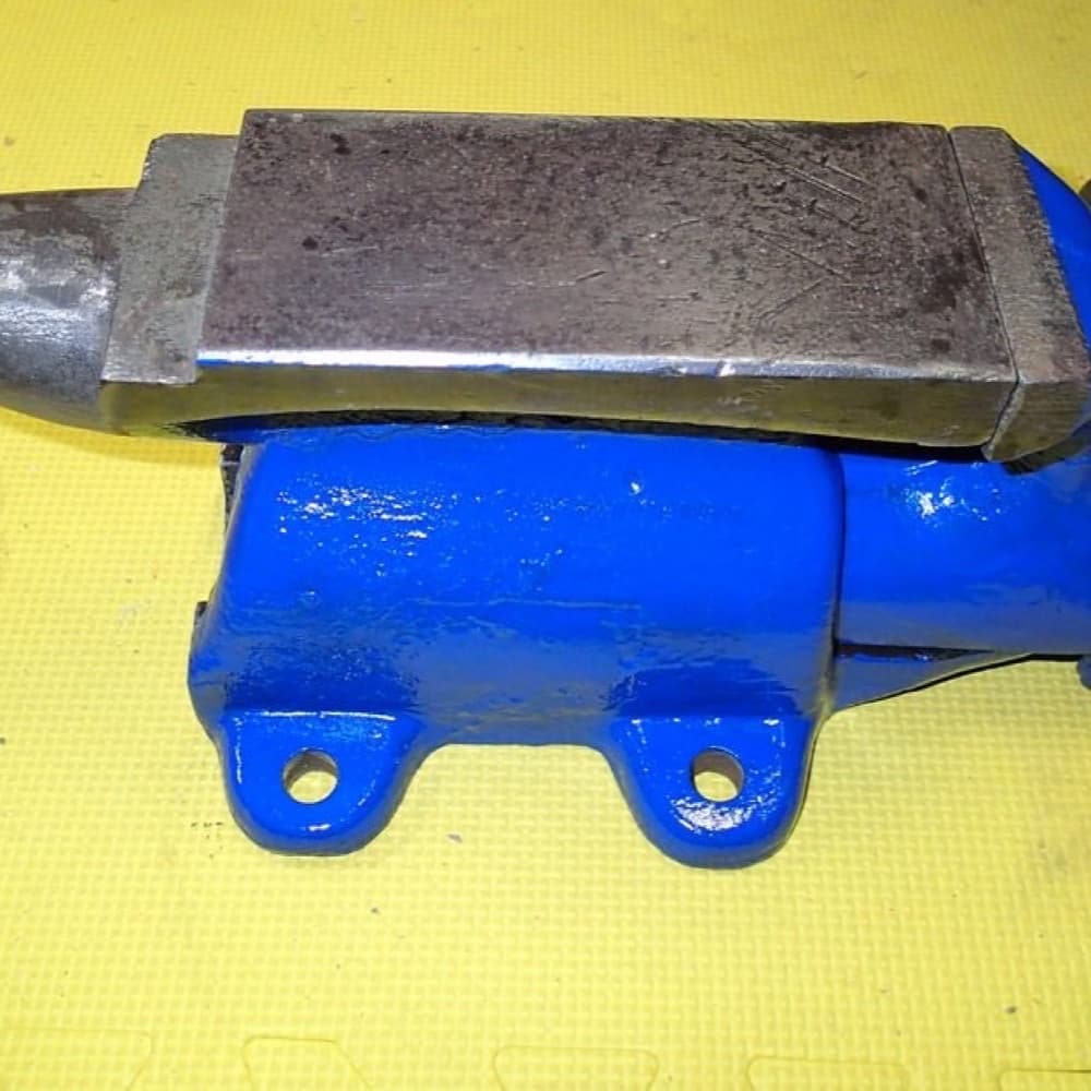 5 in. Swivel Bench Vise with Anvil