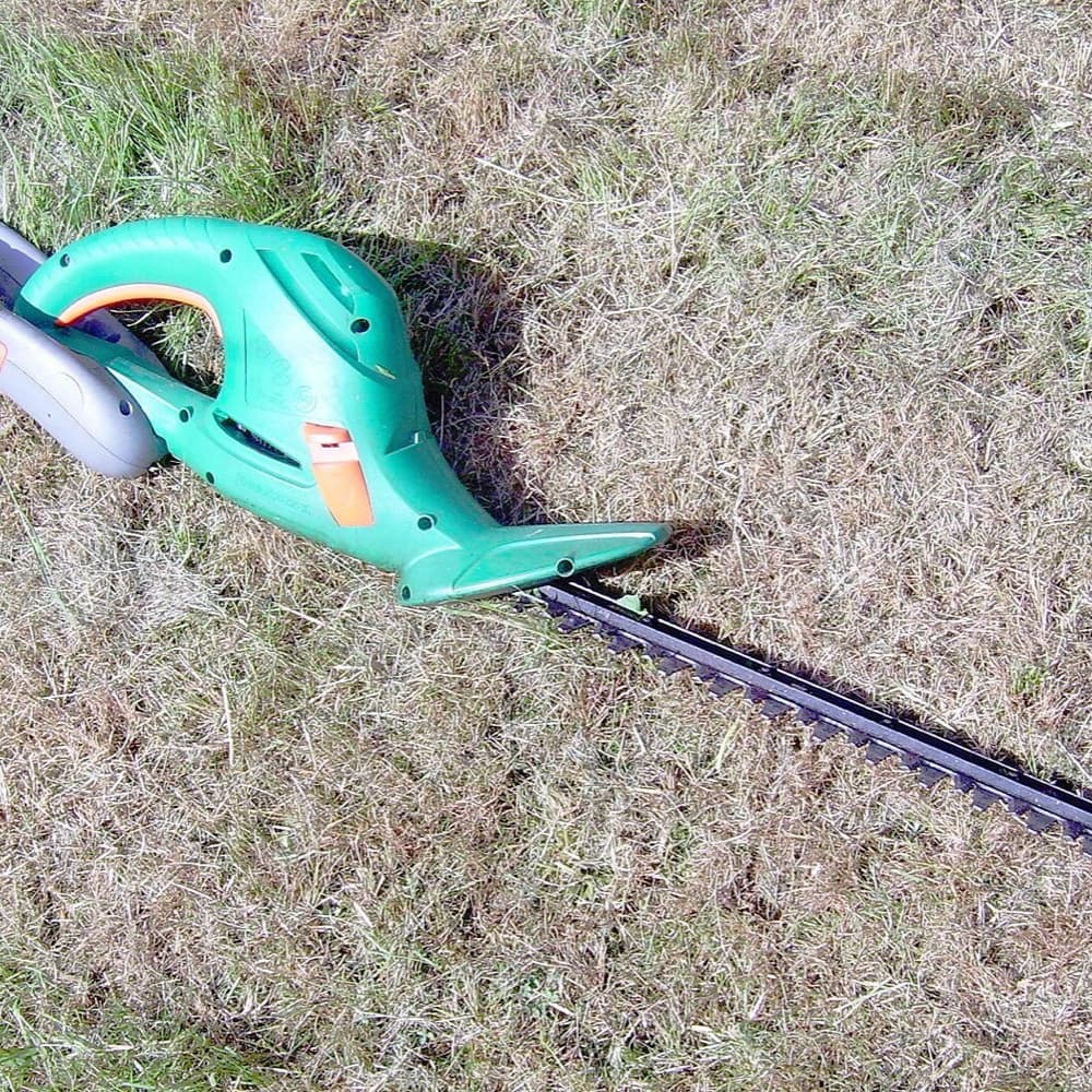 20V Cordless Hedge Trimmer Kit