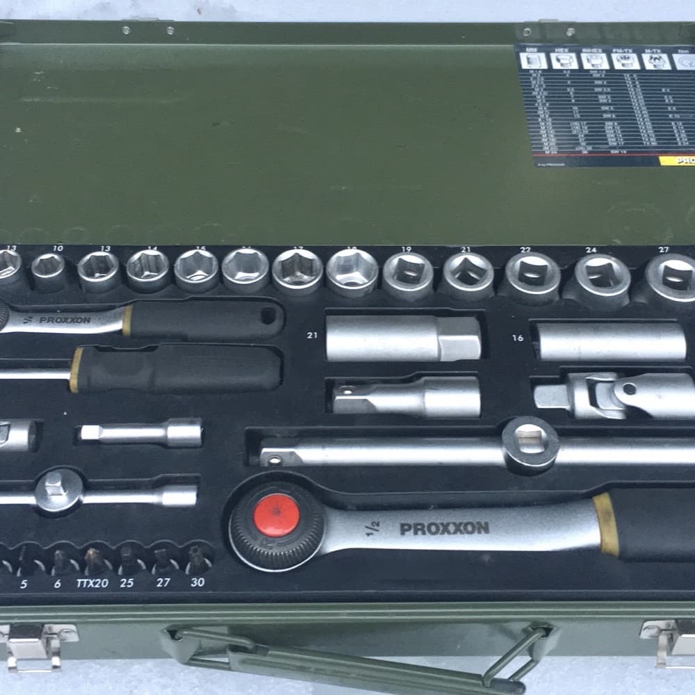 62-Piece Ratchet and Socket Set